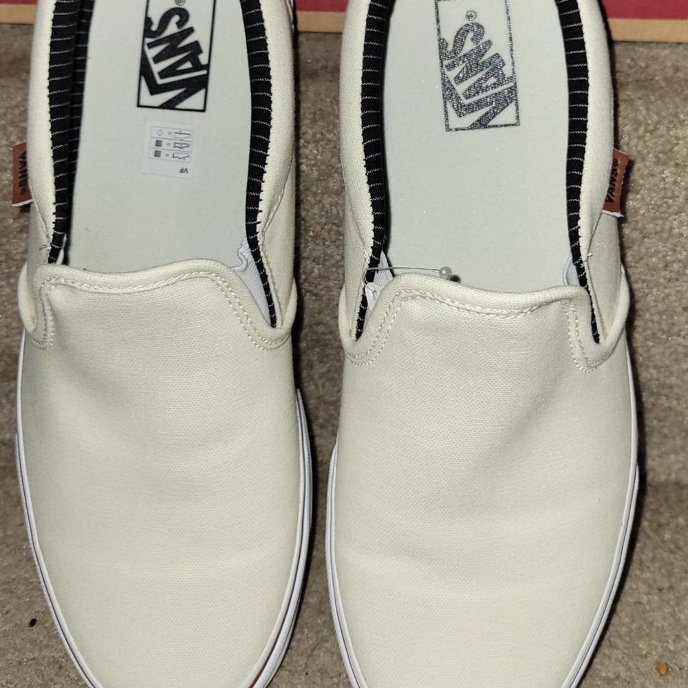 Men's Slip On Van's size 13- NEW